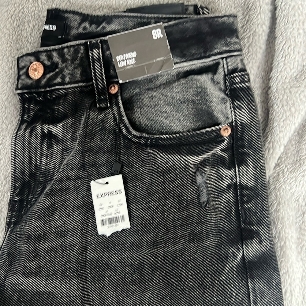 [Express] NWT Low Rise Black Ripped
Boyfriend Jeans - Picture 4 of 10